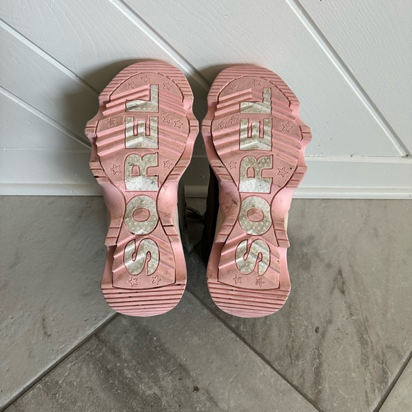 Sorel Kinetic Impact Conquest Sneaker Boots - Picture 10 of 10